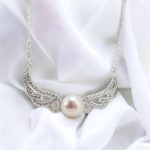 Fashionable Feather Necklace Angel Inlaid Pearl Necklace light 5