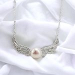 Fashionable Feather Necklace Angel Inlaid Pearl Necklace light 8