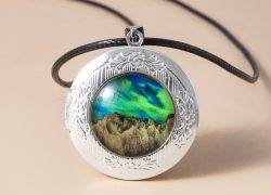 nebula-aurora-mountain-locket-necklace-vintage-style-necklaces-6.jpg