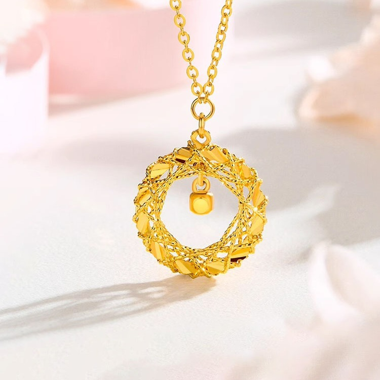 Elegant Gold Circle Pendant Necklace